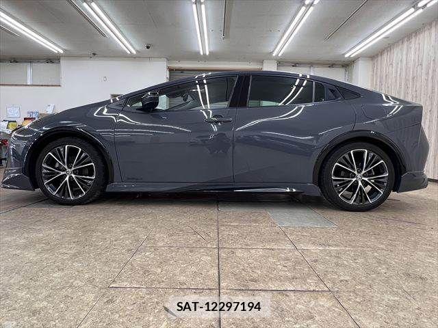 Toyota PRIUS 2023-11 8101360-19
