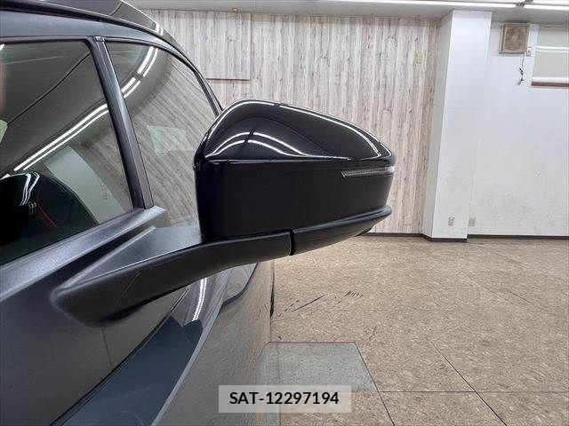 Toyota PRIUS 2023-11 8101360-24