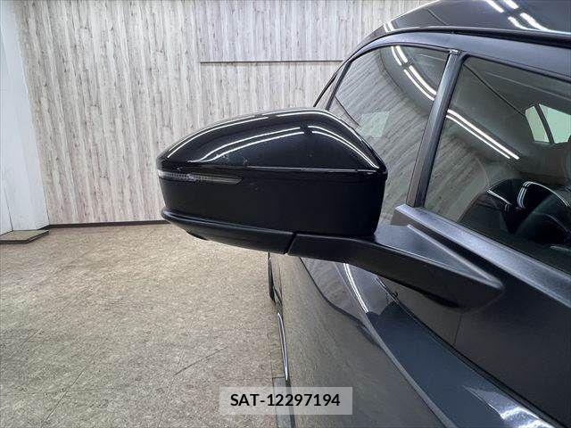 Toyota PRIUS 2023-11 8101360-25