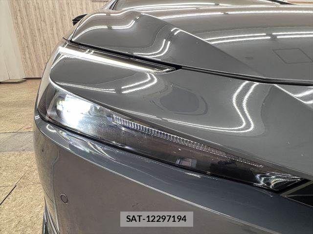 Toyota PRIUS 2023-11 8101360-29