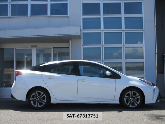 Toyota PRIUS 2022-08 8101362-21