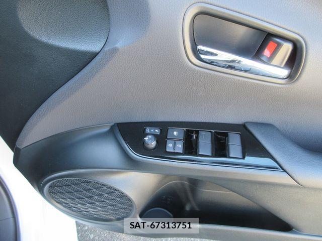 Toyota PRIUS 2022-08 8101362-26