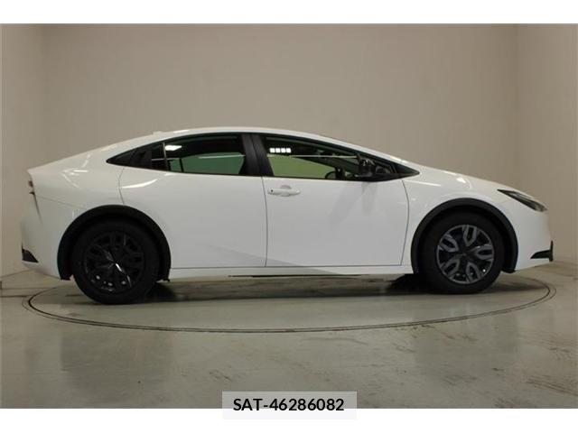 Toyota PRIUS 2025-03 8101359-12