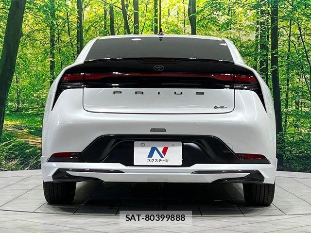 Toyota PRIUS 2025-09 8101358-14