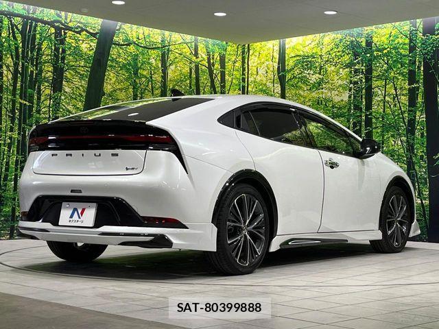 Toyota PRIUS 2025-09 8101358-16