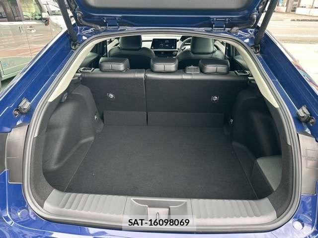 Toyota PRIUS 2023-01 8101357-11