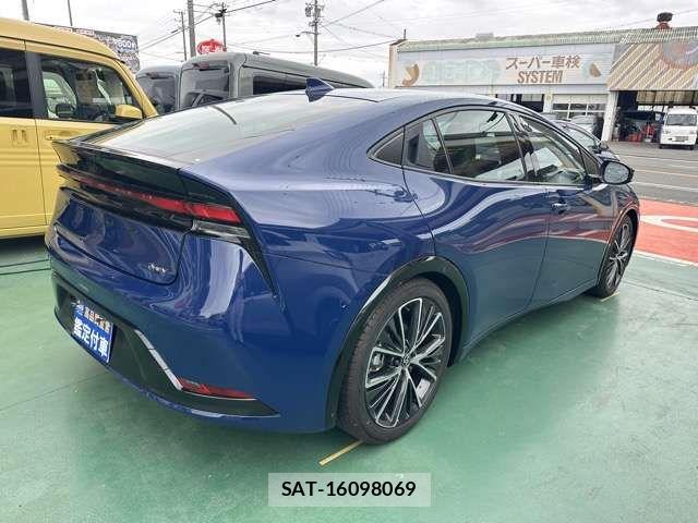 Toyota PRIUS 2023-01 8101357-14
