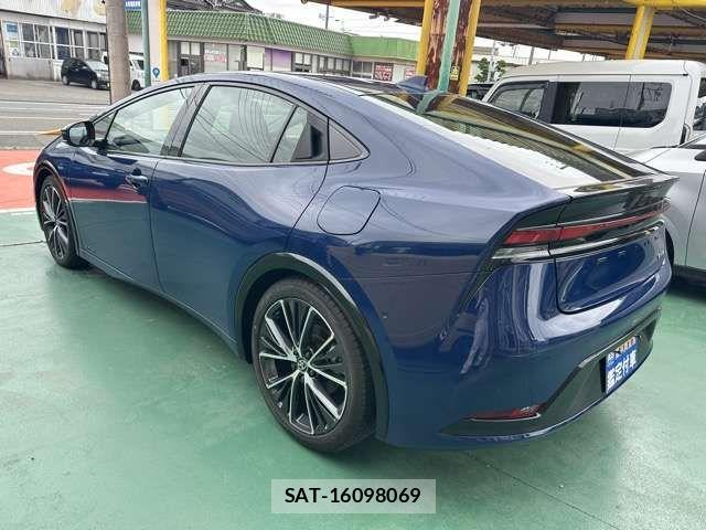 Toyota PRIUS 2023-01 8101357-3