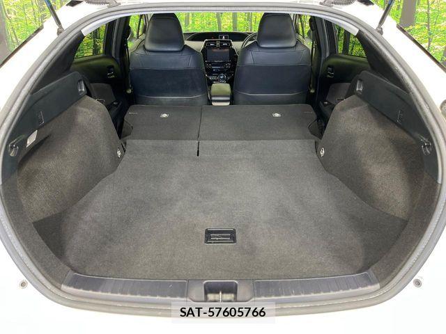 Toyota PRIUS 2016-02 8131973-9