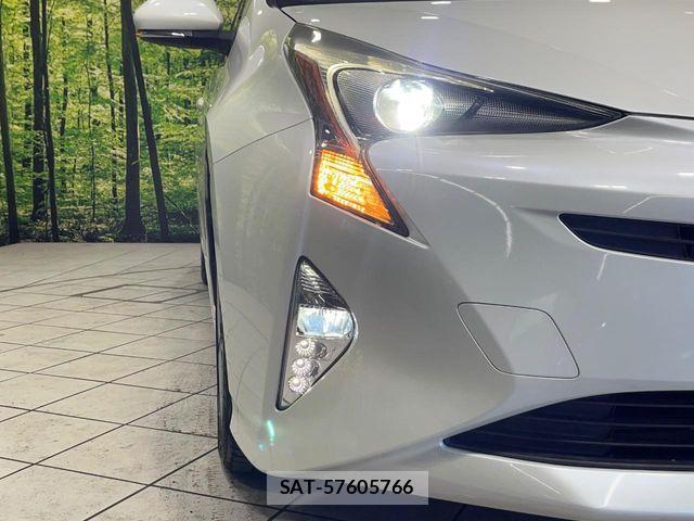 Toyota PRIUS 2016-02 8131973-11
