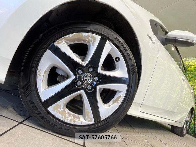 Toyota PRIUS 2016-02 8131973-12