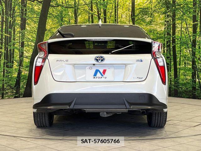 Toyota PRIUS 2016-02 8131973-14