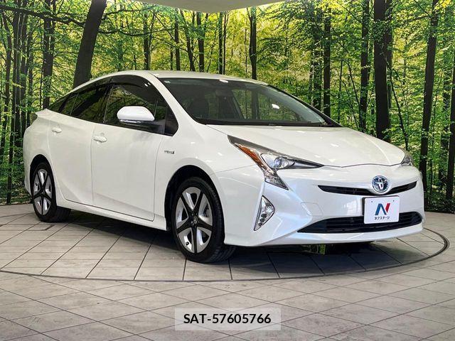 Toyota PRIUS 2016-02 8131973-15