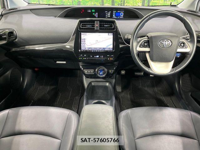 Toyota PRIUS 2016-02 8131973-1