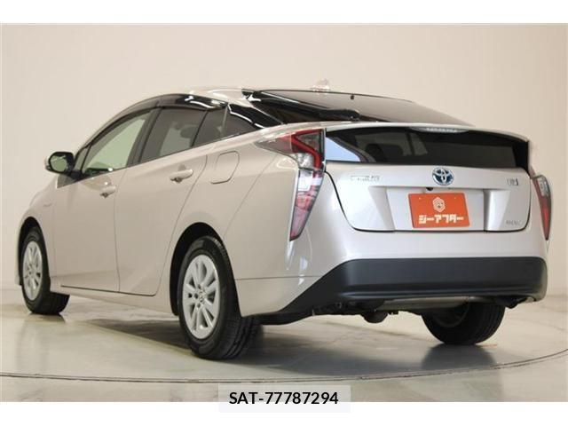 Toyota PRIUS 2016-02 8131975-9