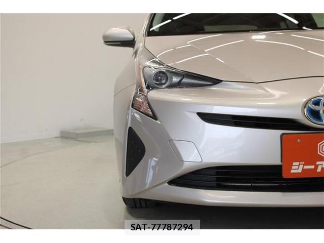 Toyota PRIUS 2016-02 8131975-15