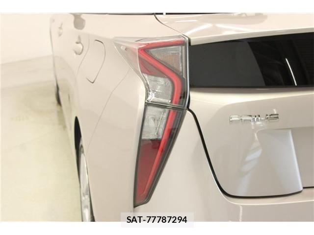 Toyota PRIUS 2016-02 8131975-18