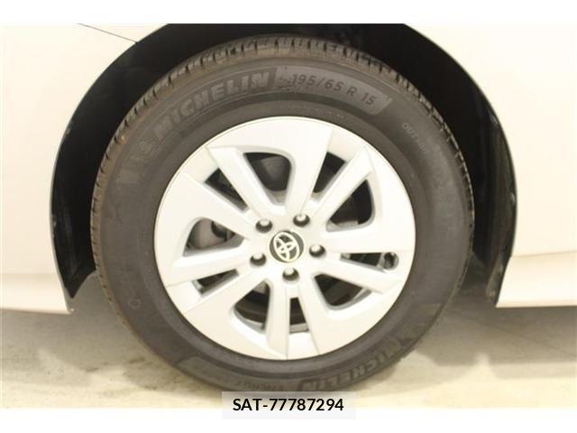 Toyota PRIUS 2016-02 8131975-24