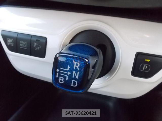 Toyota PRIUS 2016-08 8159053-12
