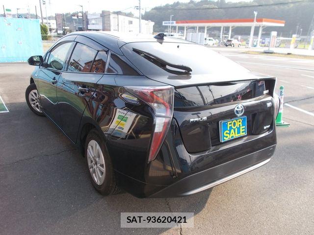 Toyota PRIUS 2016-08 8159053-2