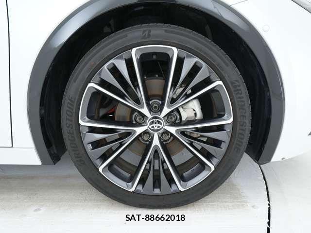 Toyota PRIUS 2025-04 8209669-17
