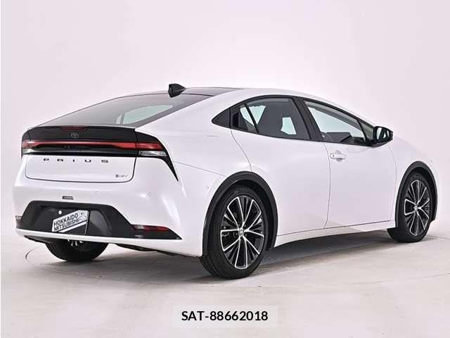 Toyota PRIUS 2025-04 8209669-18