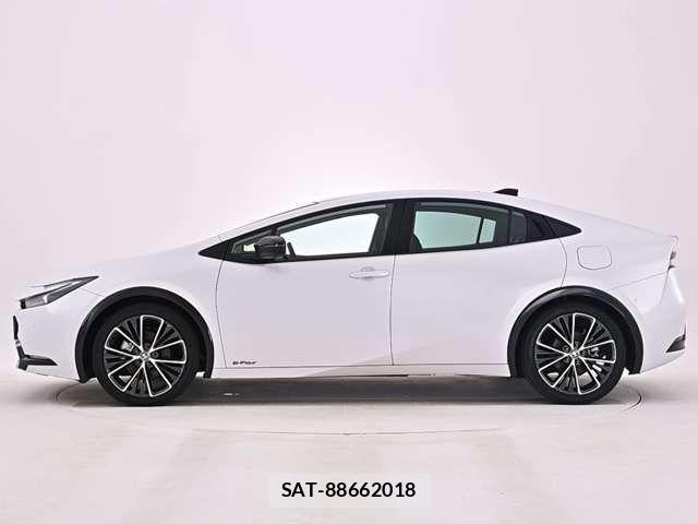 Toyota PRIUS 2025-04 8209669-2