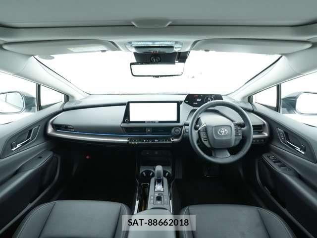 Toyota PRIUS 2025-04 8209669-4