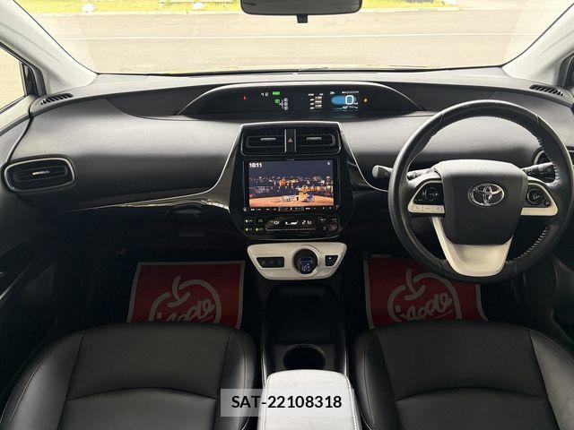 Toyota PRIUS 2017-11 8209681-1