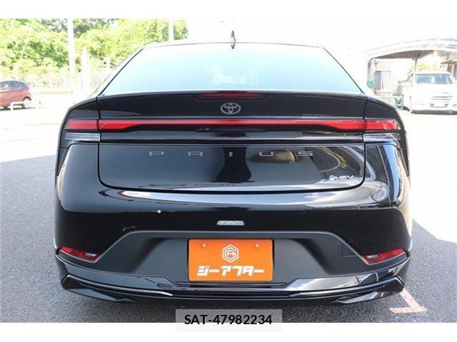 Toyota PRIUS 2023-10 8209672-9