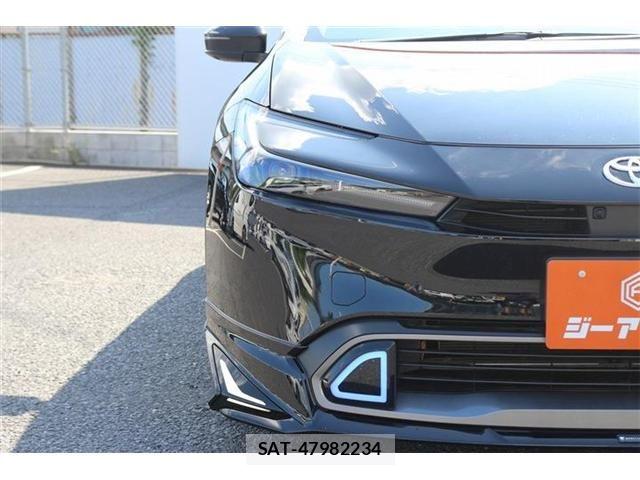 Toyota PRIUS 2023-10 8209672-11