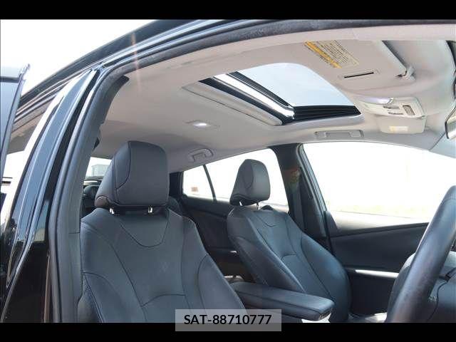 Toyota PRIUS 2016-06 8209678-12