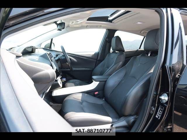 Toyota PRIUS 2016-06 8209678-16