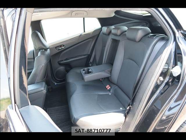 Toyota PRIUS 2016-06 8209678-17