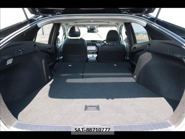 Toyota PRIUS 2016-06 8209678-19