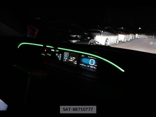 Toyota PRIUS 2016-06 8209678-23