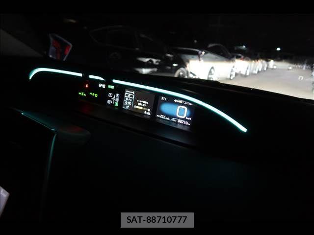Toyota PRIUS 2016-06 8209678-24
