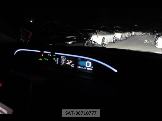 Toyota PRIUS 2016-06 8209678-26
