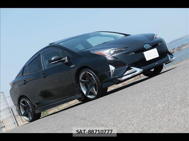 Toyota PRIUS 2016-06 8209678-5