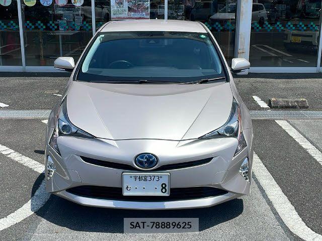 Toyota PRIUS 2015-12 8209680-0