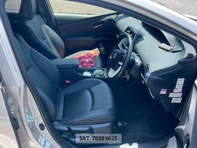 Toyota PRIUS 2015-12 8209680-4