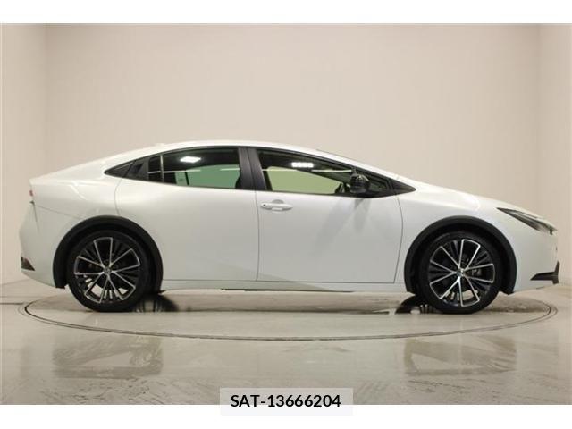 Toyota PRIUS 2023-02 8209676-12