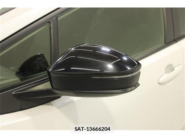 Toyota PRIUS 2023-02 8209676-19