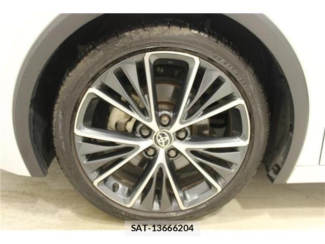 Toyota PRIUS 2023-02 8209676-24