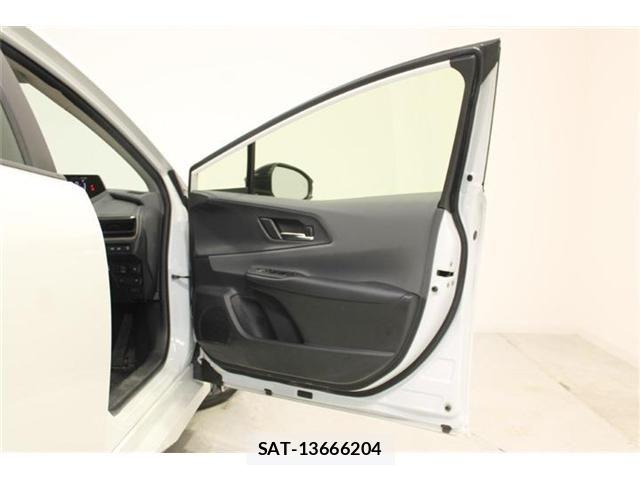 Toyota PRIUS 2023-02 8209676-28