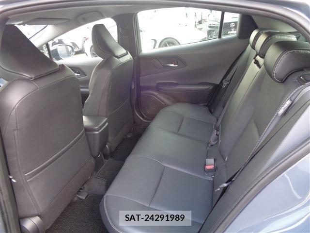 Toyota PRIUS 2024-11 8209675-11