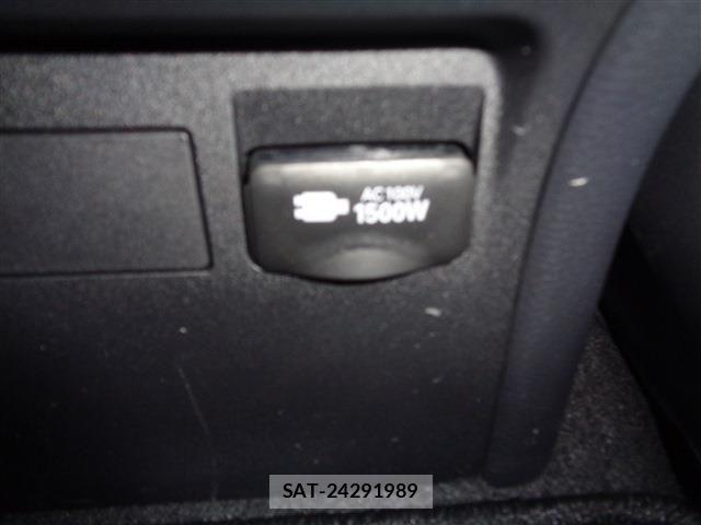 Toyota PRIUS 2024-11 8209675-13