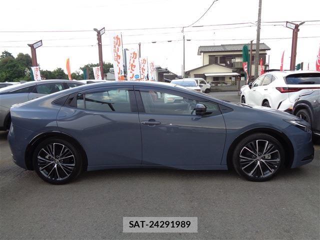 Toyota PRIUS 2024-11 8209675-3