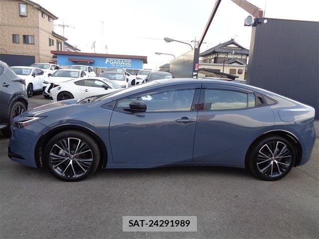 Toyota PRIUS 2024-11 8209675-4