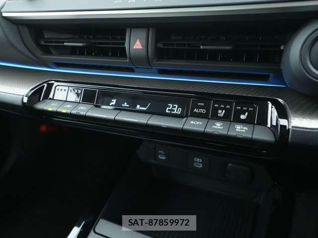 Toyota PRIUS 2025-04 8209670-15